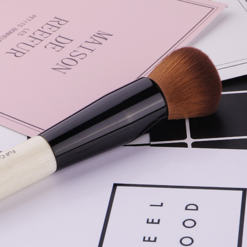 Kuas Rias Bedak Gagang Kayu Bu - Concealer Full Coverage ulasan dan harga